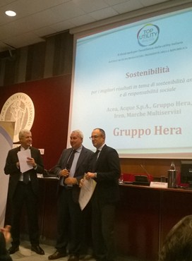 Filippo Bocchi (third from the right), Hera Group CSR Director, receiving the award